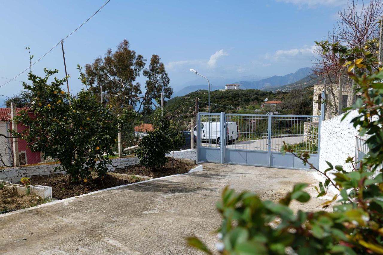 ホテル Duka'S House Lukovë エクステリア 写真